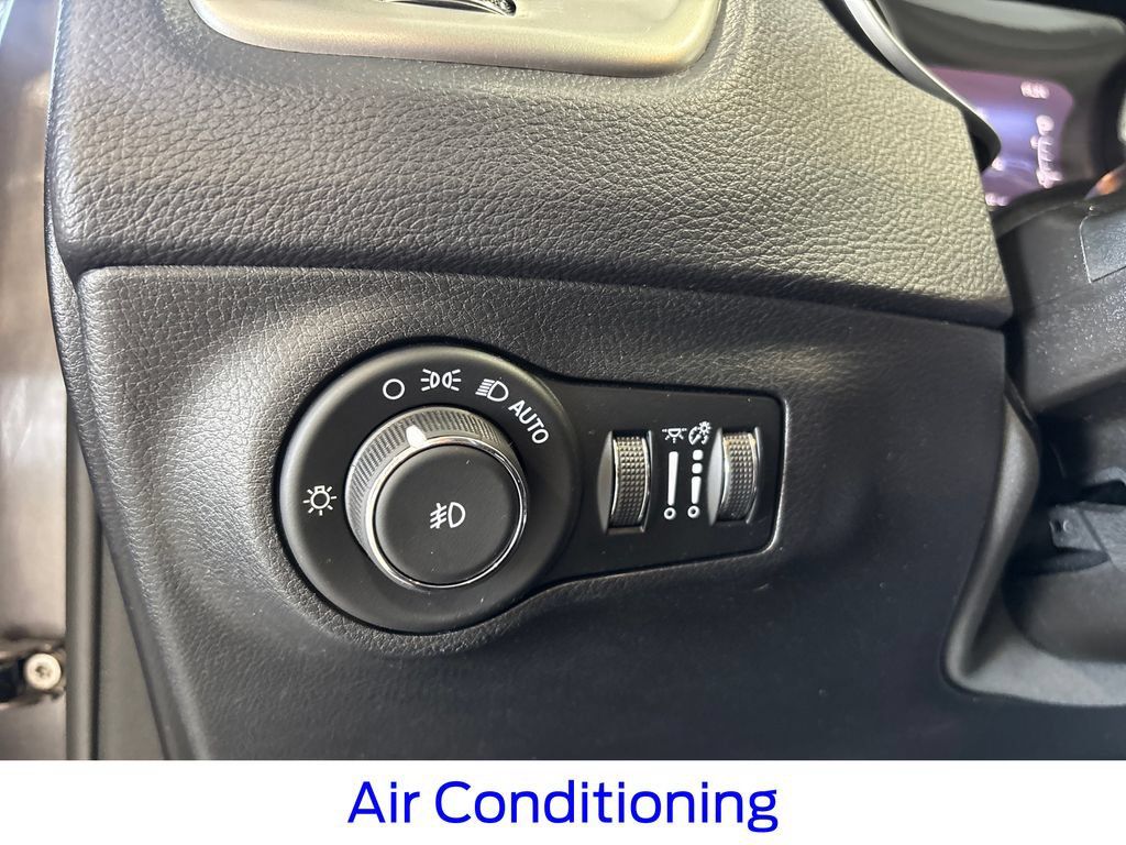 Used 2018 Jeep Compass Latitude w/ Popular Equipment Group AWD/4WD image 35