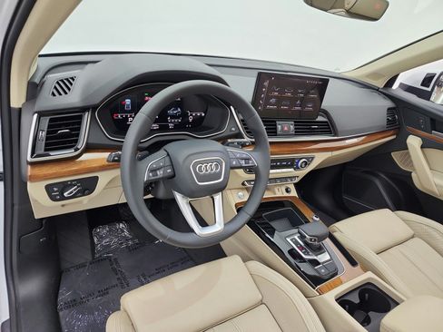 Used 2023 Audi Q5 2.0T Premium Plus w/ Premium Plus Package AWD/4WD image 9