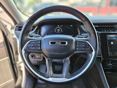 Used 2022 Jeep Grand Cherokee Limited image 22