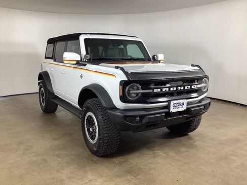 Certified 2023 Ford Bronco Outer Banks w/ Sasquatch Package AWD/4WD image 3