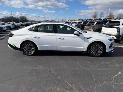 New 2026 Hyundai Sonata SEL FWD image 2