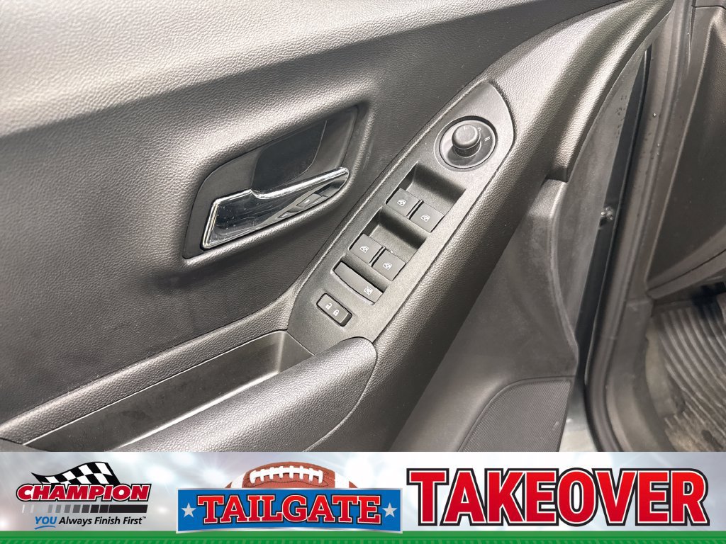 Used 2019 Chevrolet Trax LS FWD image 14