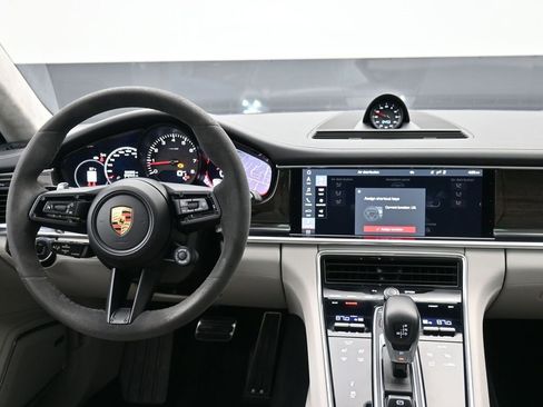 Used 2021 Porsche Panamera GTS w/ Premium Package image 11