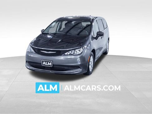 Used 2023 Chrysler Voyager LX FWD image 1