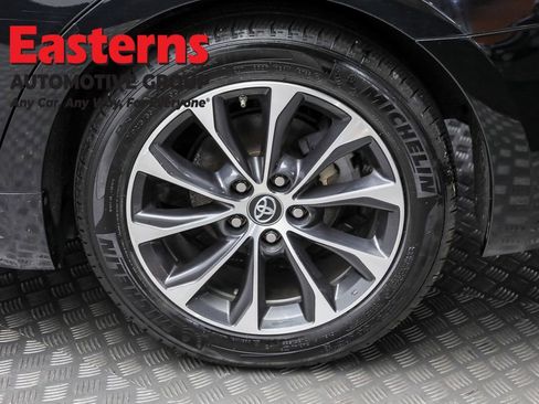 Used 2018 Toyota Avalon Limited image 8