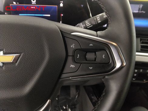 Used 2025 Chevrolet Trax LT w/ LT Convenience Package FWD image 16