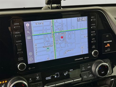 Used 2022 Toyota Highlander XLE image 13