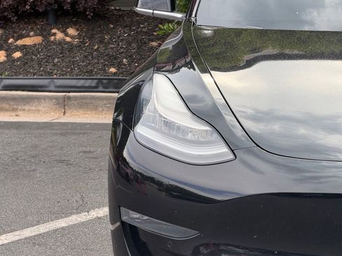 Used 2019 Tesla Model 3 Mid Range RWD image 4