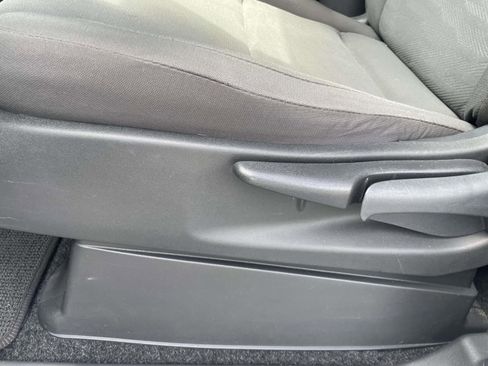 Used 2025 Nissan Frontier S image 13