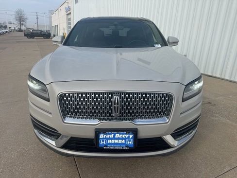 Used 2019 Lincoln Nautilus Reserve image 3