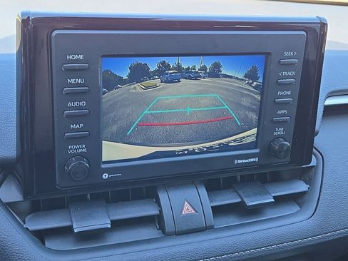 Used 2022 Toyota RAV4 XLE image 25