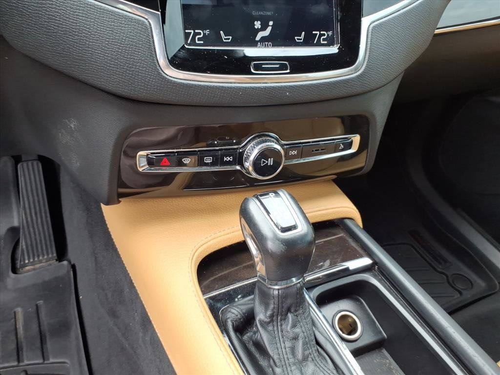 Used 2018 Volvo XC90 T6 Momentum w/ Momentum Plus Package AWD/4WD image 23