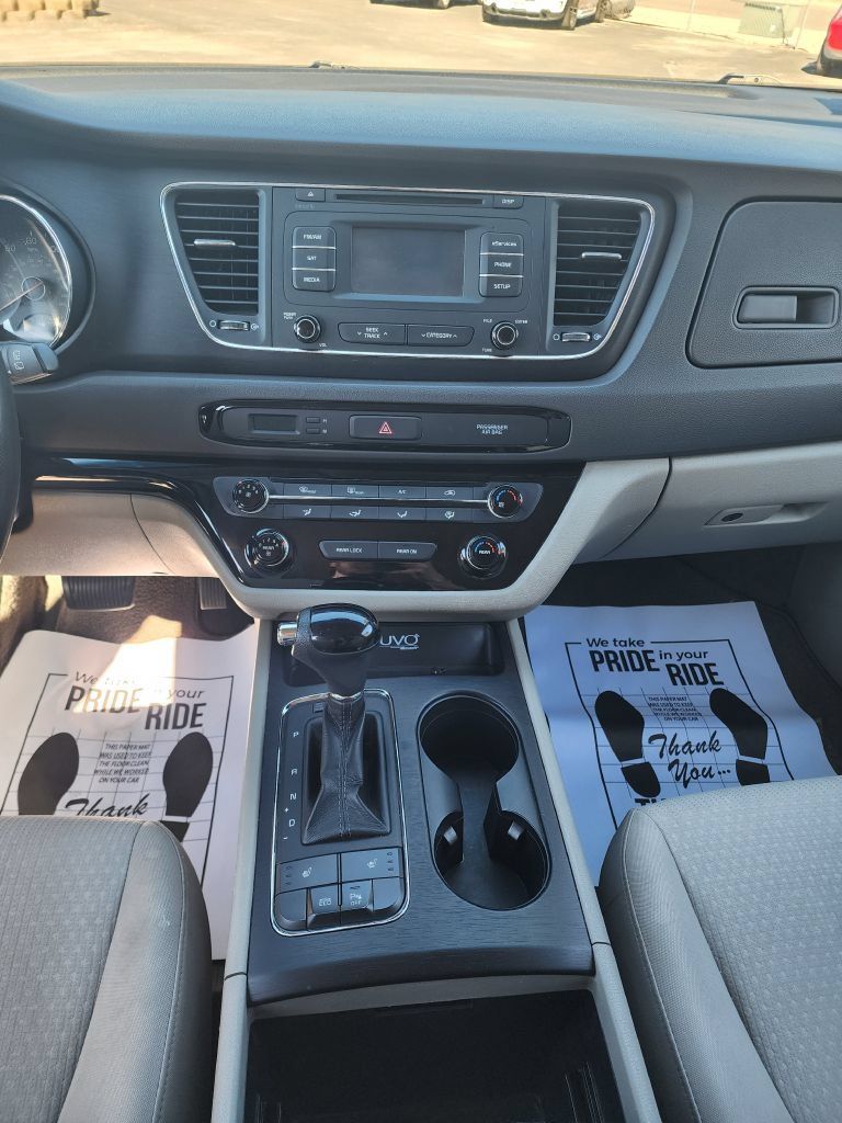 Used 2016 Kia Sedona LX w/ Option Group 020 FWD image 14
