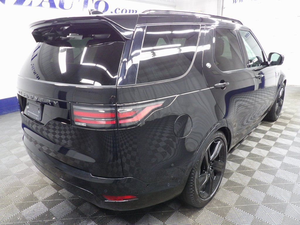 Used 2024 Land Rover Discovery Dynamic SE AWD/4WD image 4