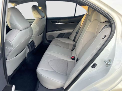 Used 2023 Toyota Camry XSE image 28
