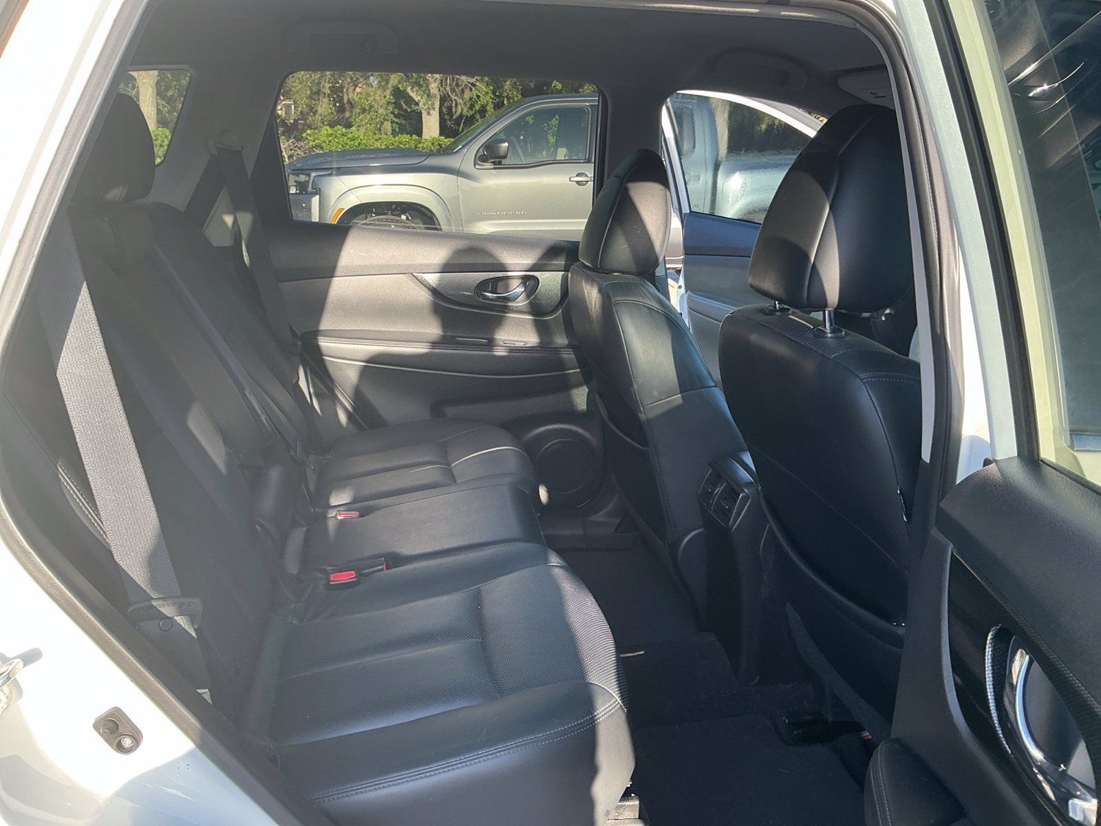 Used 2015 Nissan Rogue SL FWD image 15