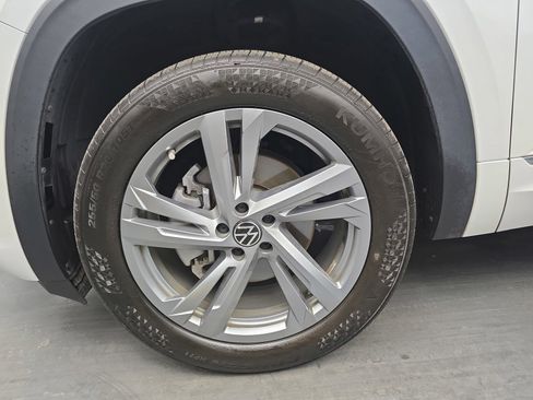 Used 2024 Volkswagen Atlas Cross Sport SEL R-Line AWD/4WD image 13