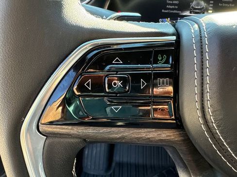 Used 2024 Jeep Grand Cherokee Overland w/ Luxury Tech Group IV image 22