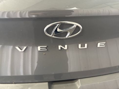 Certified 2023 Hyundai Venue SEL w/ Cargo Package image 11
