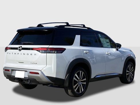 New 2025 Nissan Pathfinder Platinum image 4