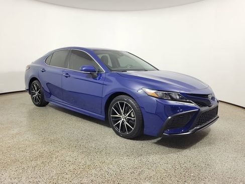 Used 2023 Toyota Camry SE FWD image 4