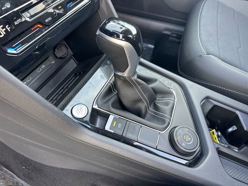 New 2026 Volkswagen Taos SE image 24