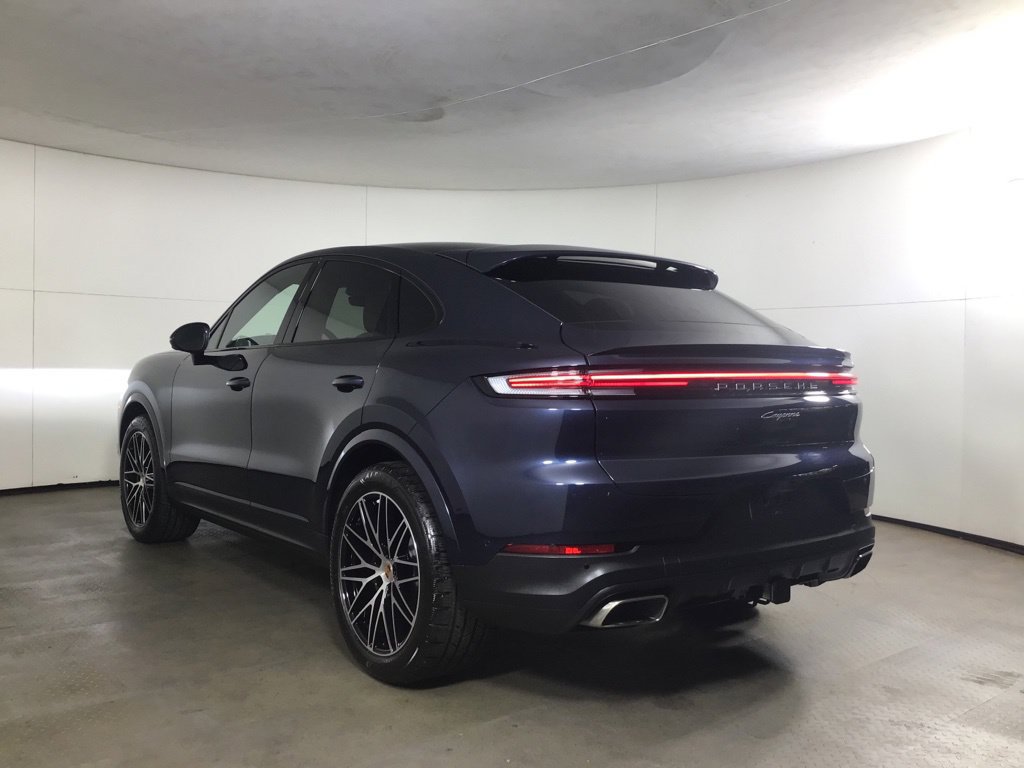 Certified 2026 Porsche Cayenne Coupe AWD/4WD image 3