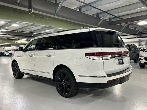 Used 2022 Lincoln Navigator L Reserve AWD/4WD image 4