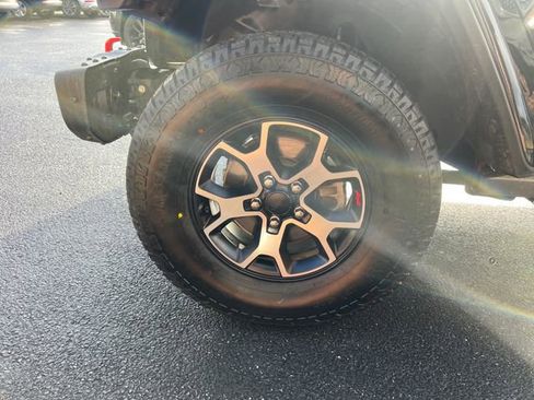 Used 2021 Jeep Wrangler Unlimited Rubicon w/ Dual Top Group image 10