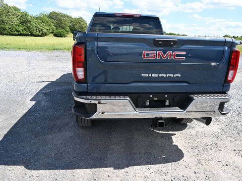 New 2026 GMC Sierra 3500 Pro AWD/4WD image 16