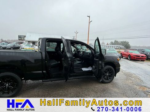 Used 2018 Nissan Titan SL w/ Midnight Edition image 7