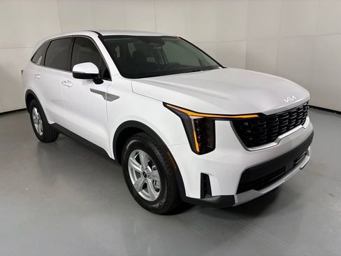 New 2026 Kia Sorento LX image 2