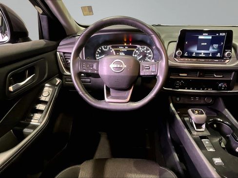 Used 2025 Nissan Rogue SV image 8