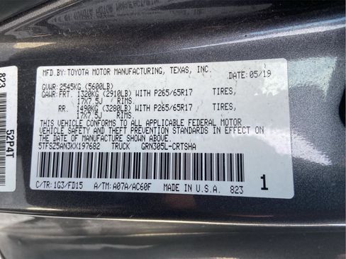 Used 2019 Toyota Tacoma TRD Sport AWD/4WD image 32