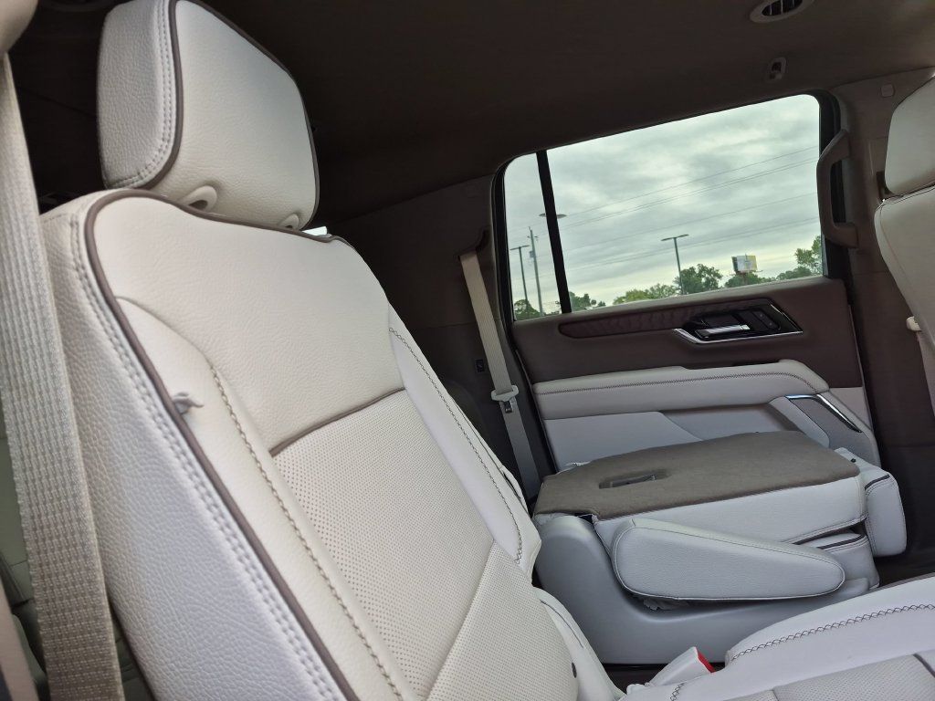Used 2026 GMC Yukon XL Denali AWD/4WD image 31