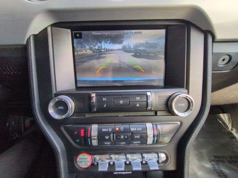 Used 2017 Ford Mustang Premium image 18