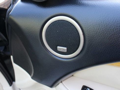 Used 2002 Lexus SC 430 Convertible image 23