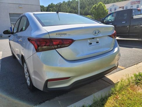 Used 2022 Hyundai Accent SE FWD image 4
