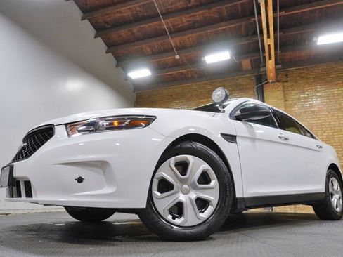 Used 2017 Ford Taurus Police Interceptor AWD image 3