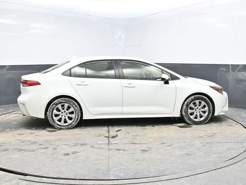 Used 2020 Toyota Corolla LE image 8