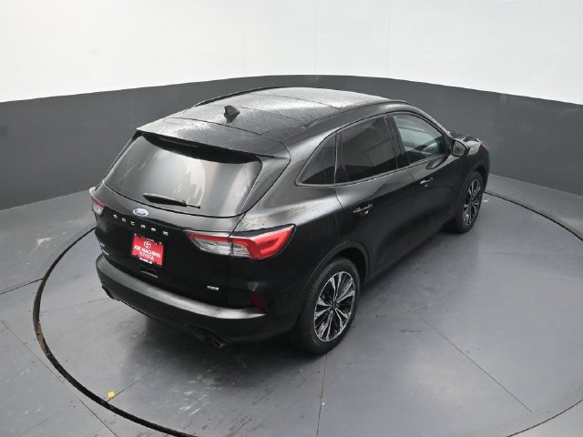Used 2021 Ford Escape SE w/ SE Sport Appearance Package FWD image 29
