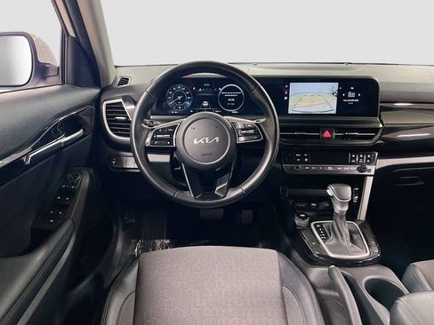 Certified 2024 Kia Seltos S image 21