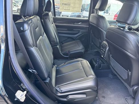 New 2025 Jeep Grand Cherokee L Limited w/ Black Appearance Package image 10