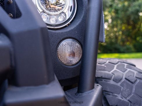 Used 2017 Jeep Wrangler Unlimited Rubicon w/ Connectivity Group AWD/4WD image 92