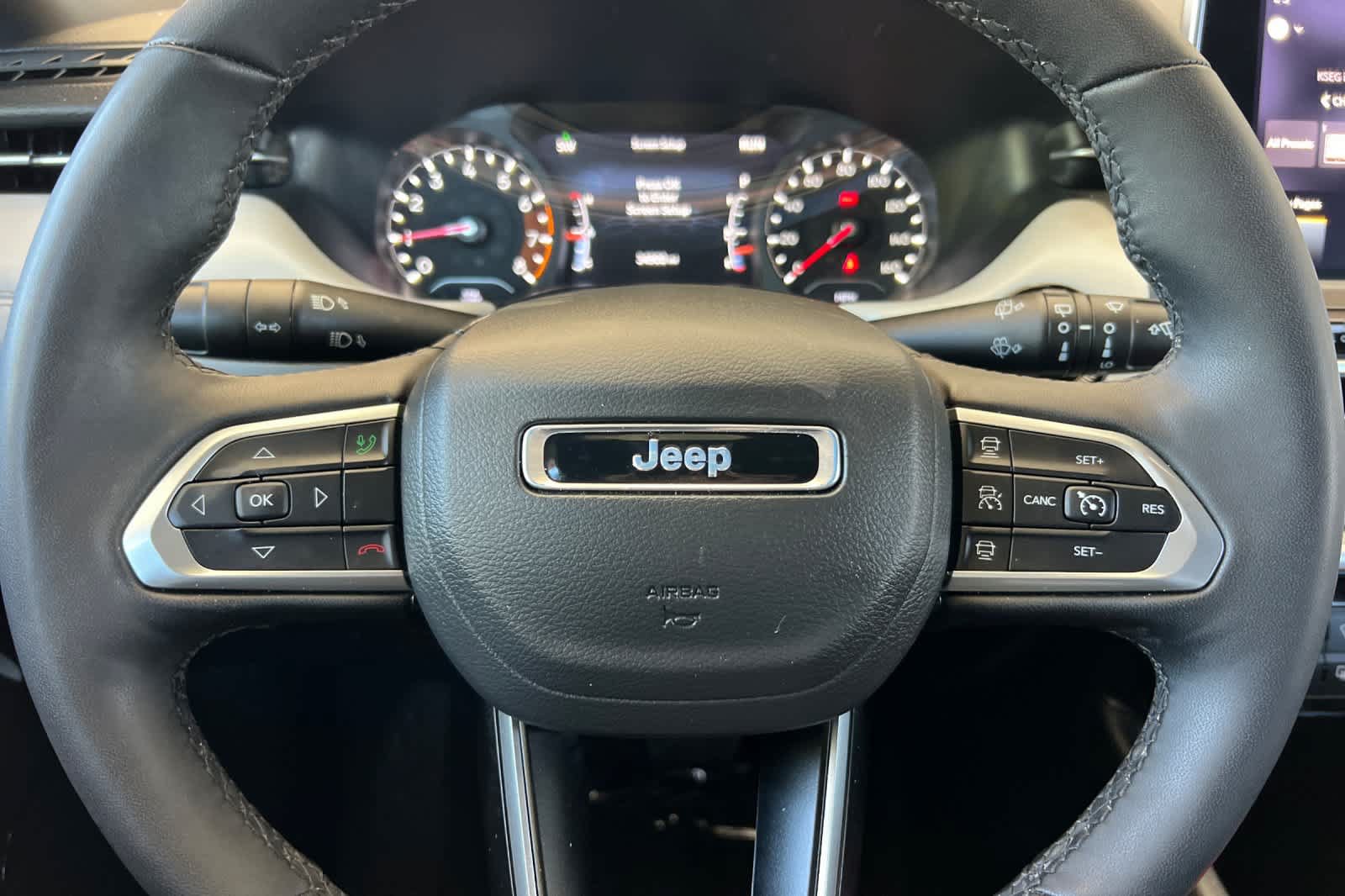 Used 2025 Jeep Compass Limited AWD/4WD image 25