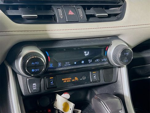 Certified 2021 Toyota RAV4 XLE Premium image 15