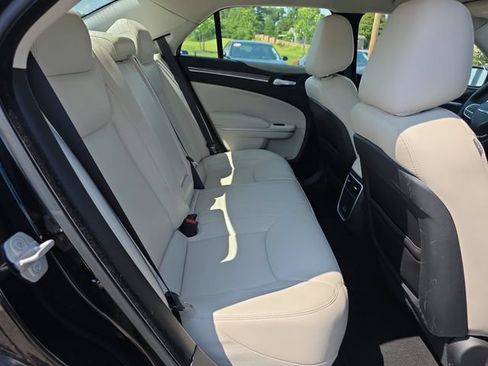 Used 2022 Chrysler 300 Touring L RWD image 14