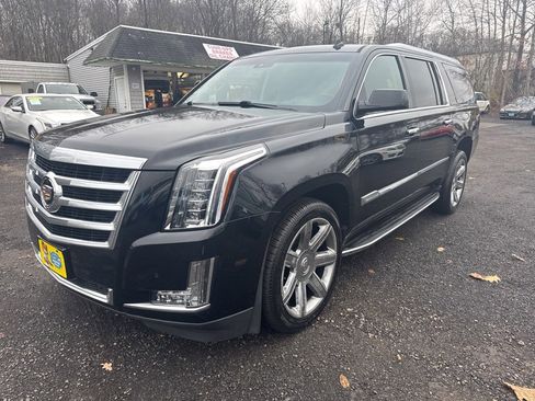 Used 2015 Cadillac Escalade ESV Luxury image 19