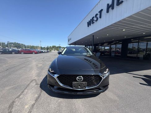 Used 2022 MAZDA MAZDA3 s FWD image 4