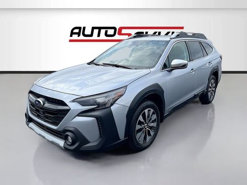 Used 2025 Subaru Outback Touring AWD/4WD image 3